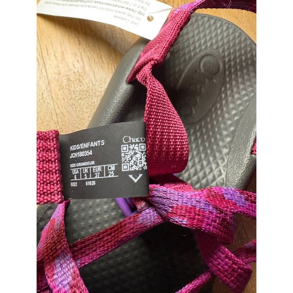 Chaco women's/kids Size 6 pink‎ strappy hiking outdoor sandals - Picture 4 of 5